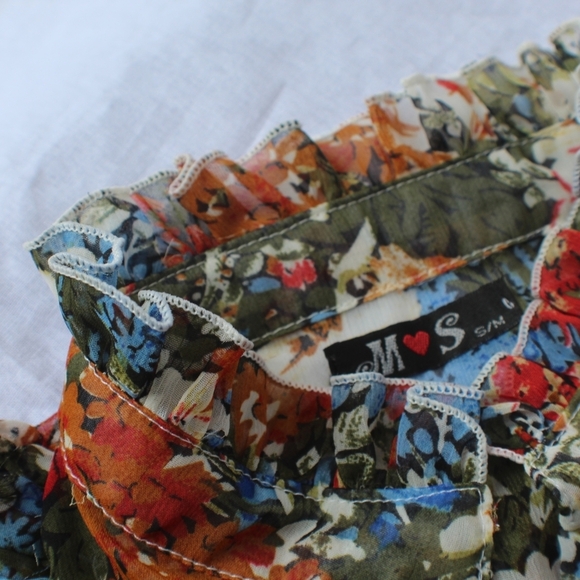 M and S sheer flower crop top. Size small/medium - Picture 4 of 6